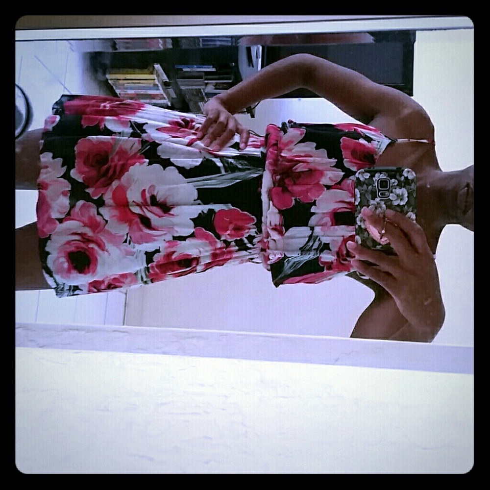 Black and Pink Vacation Dress